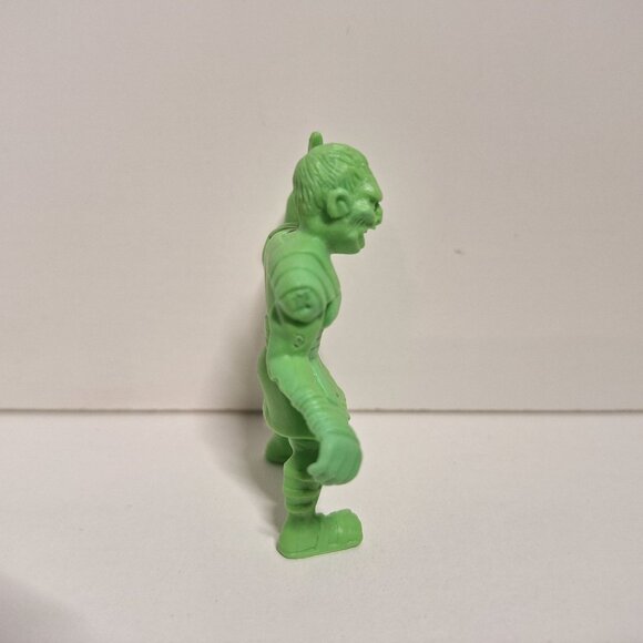 Maximus Cadaverous SLUG Zombies 2012 Series 2 Green Zombie Mini Figure - Picture 4 of 5